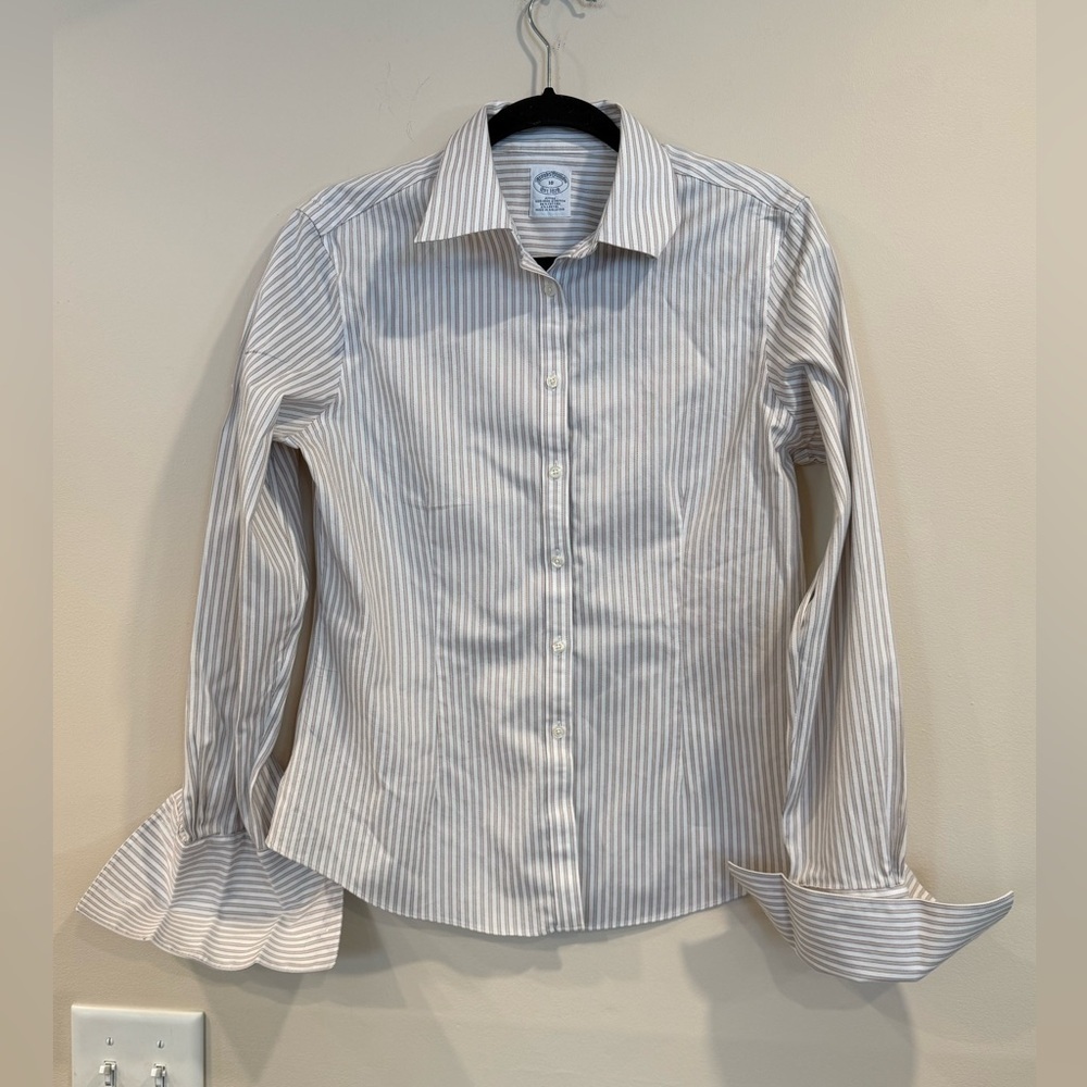 🔥Brooks Brothers Women’s Striped Shirt Size 10 EUC🔥